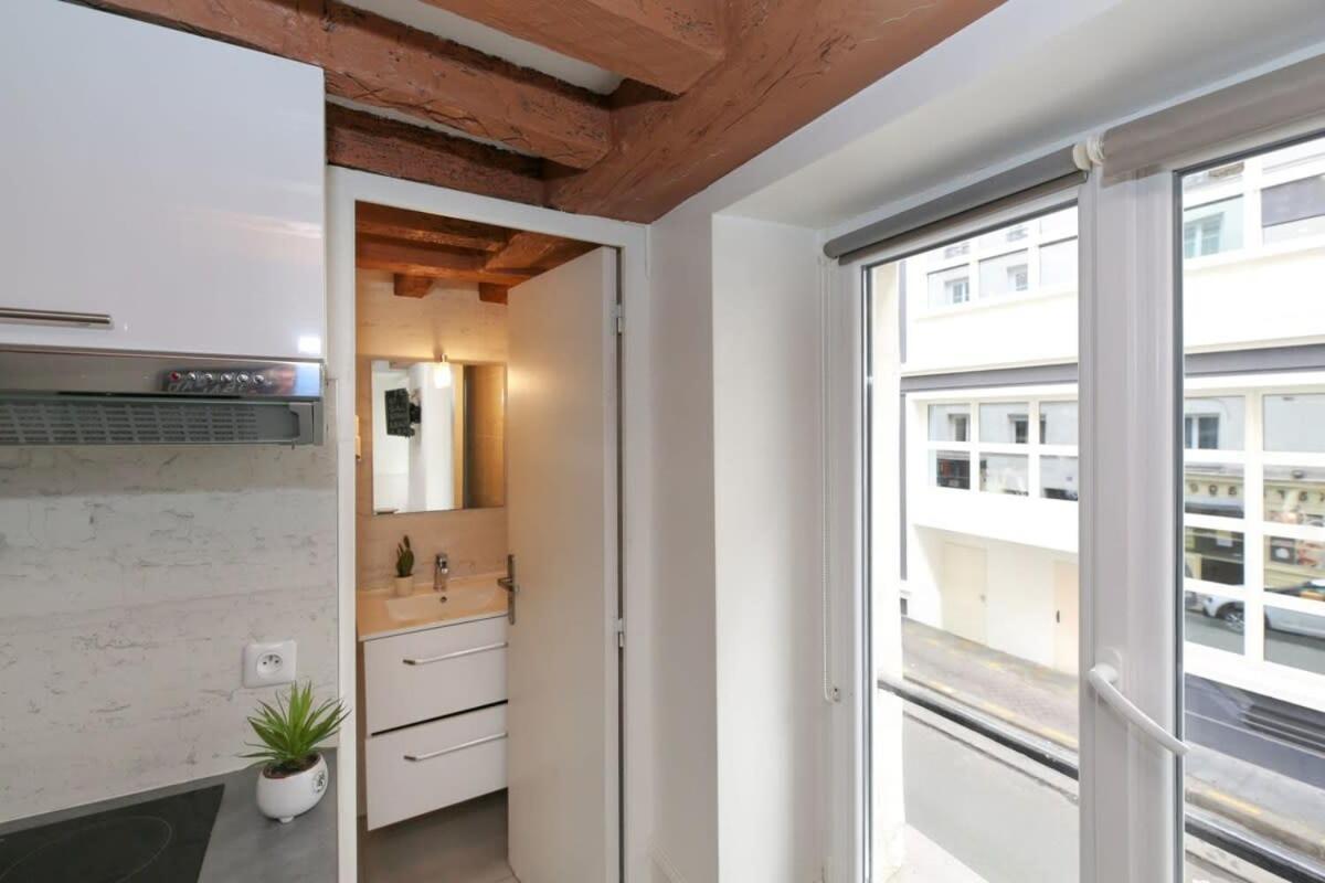 Appartement Parisien 20m2 En Face Du Musee Grevin - 2p Parijs