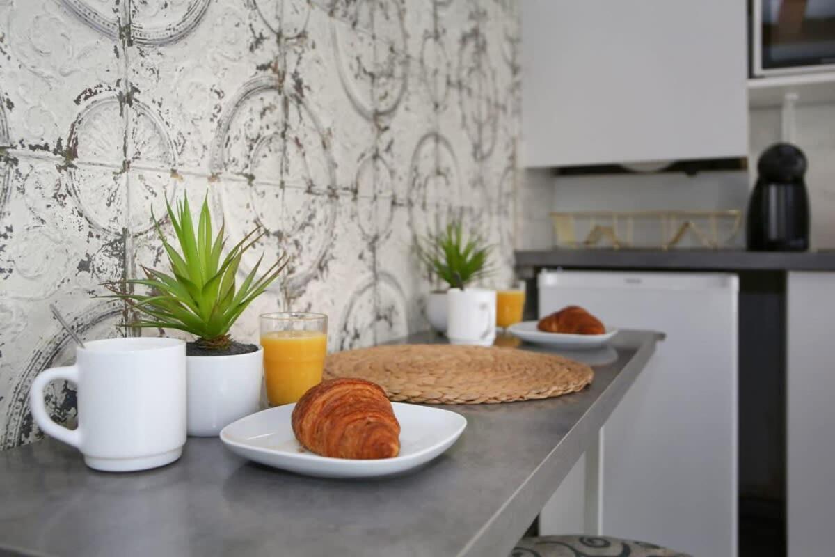 Appartement Parisien 20m2 En Face Du Musee Grevin - 2p