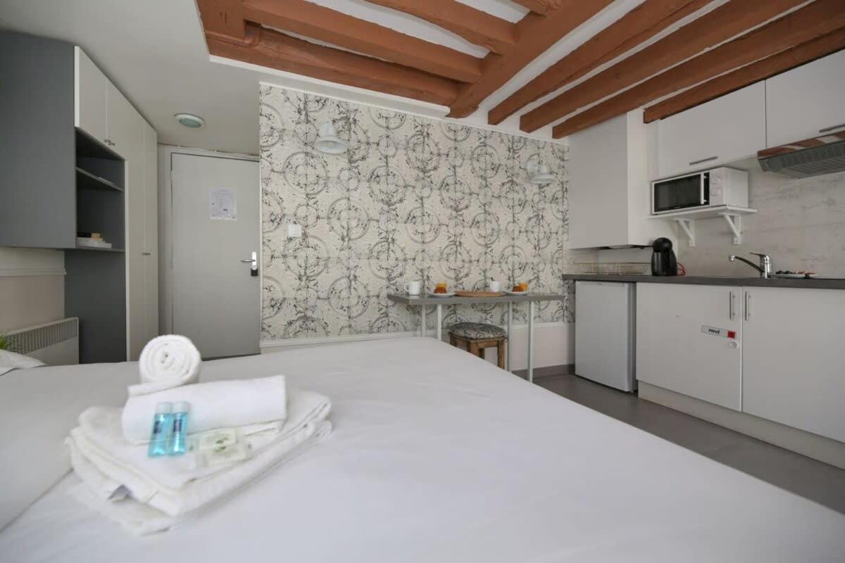 Appartement Parisien 20m2 En Face Du Musee Grevin - 2p Parijs