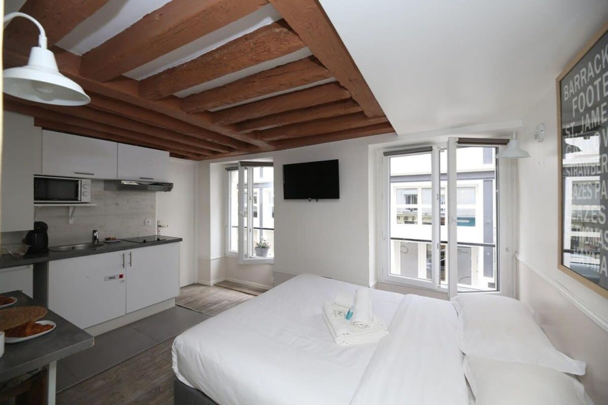 Parisien 20m2 En Face Du Musee Grevin - 2p